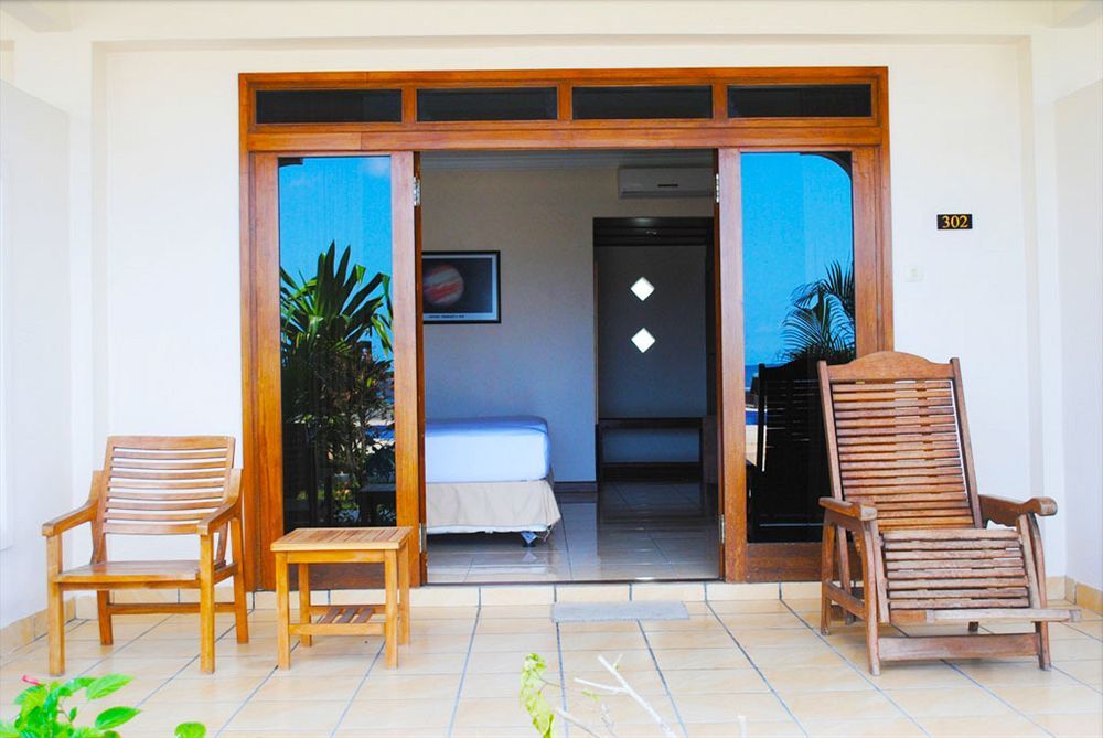 Lombok Beach Villa Mangsit Exterior foto